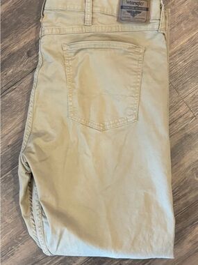 Wrangler Khaki/Tan Men’s Pants